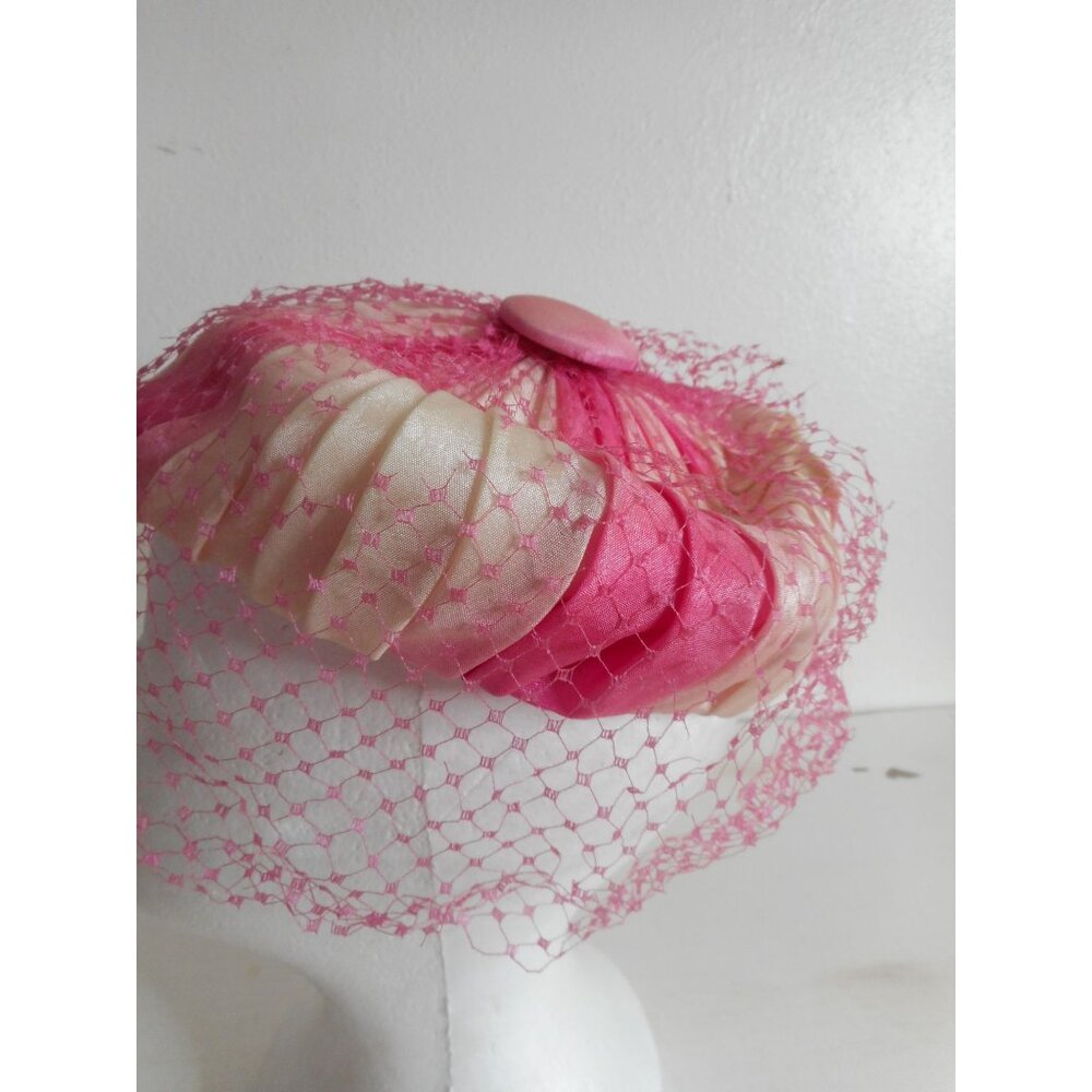 Vintage Womens Calot hat pink with  veil - Estate find - Picture 5 of 8